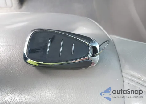 2019 Chevrolet Traverse 3Lt из США, поврежденный, VIN 1GNERHKW9KJ172656